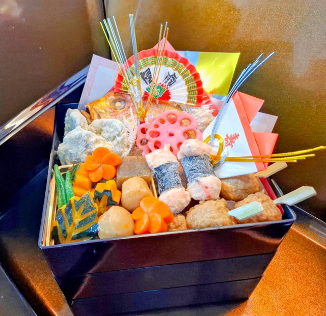 たま吉初！おせち料理承ります。